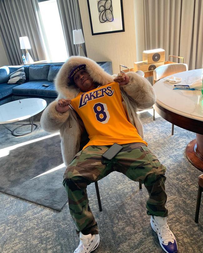 巴萨的丢球方式总是千篇一律…前锋速度也不用特别快，克纳夫这次只有32km／h