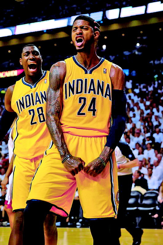 欧文突破防线送出关键助攻