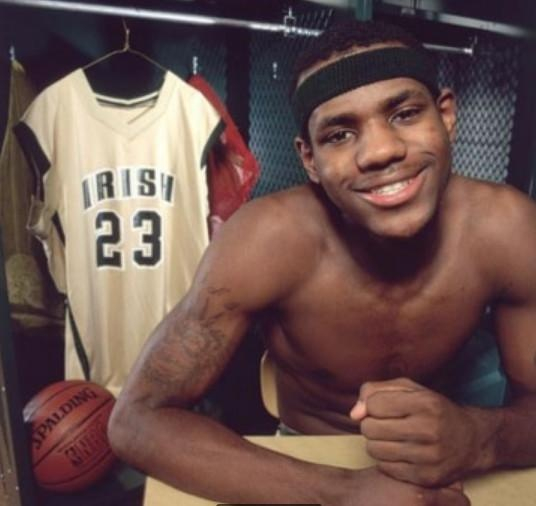 图片报：阿德耶米因非法持有武器被检察院判处罚款45万欧