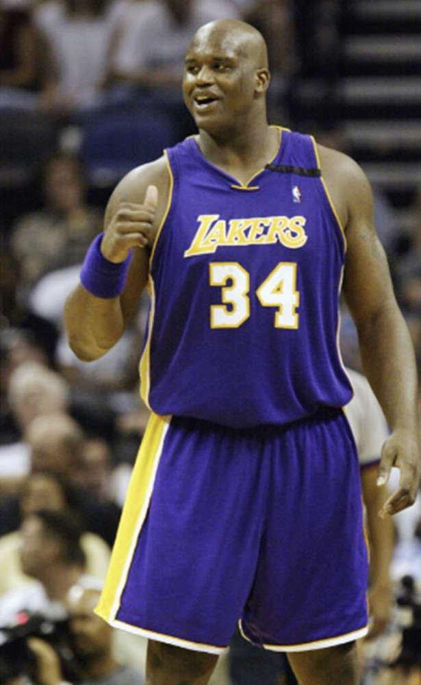 美媒晒图盛赞威少：他在国王，就好像一辆布加迪停在贫民窟